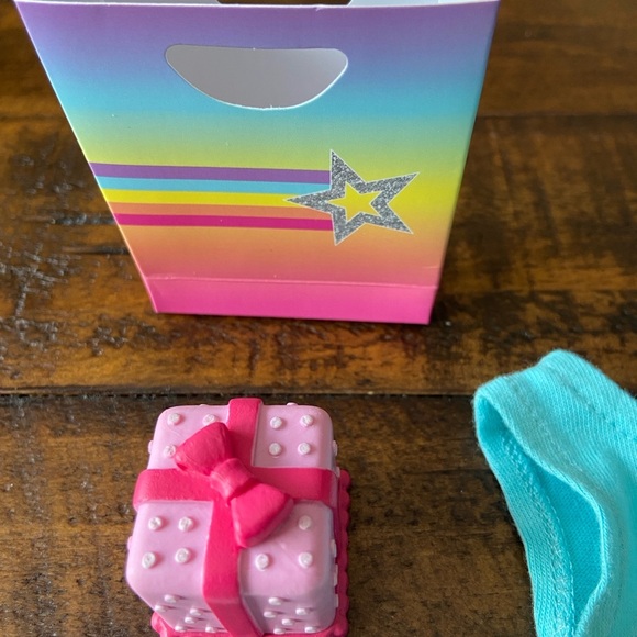 American Girl Doll Turquoise Top with Birthday Accessories for 18” Doll - Picture 4 of 10